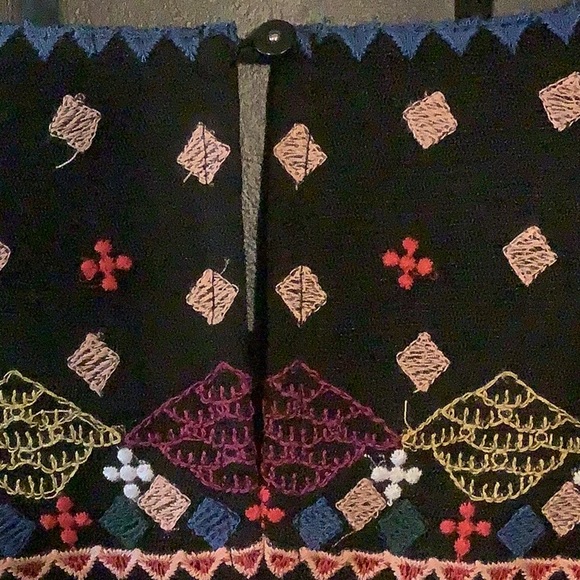 V Christian Embroiled Dress - Picture 10 of 10